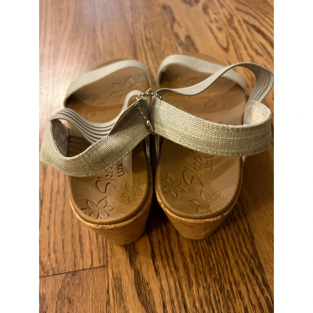 Skechers Relaxed Step Luxe Foam Wedge Sandals Taupe 38527 Womens 8.5 NEW